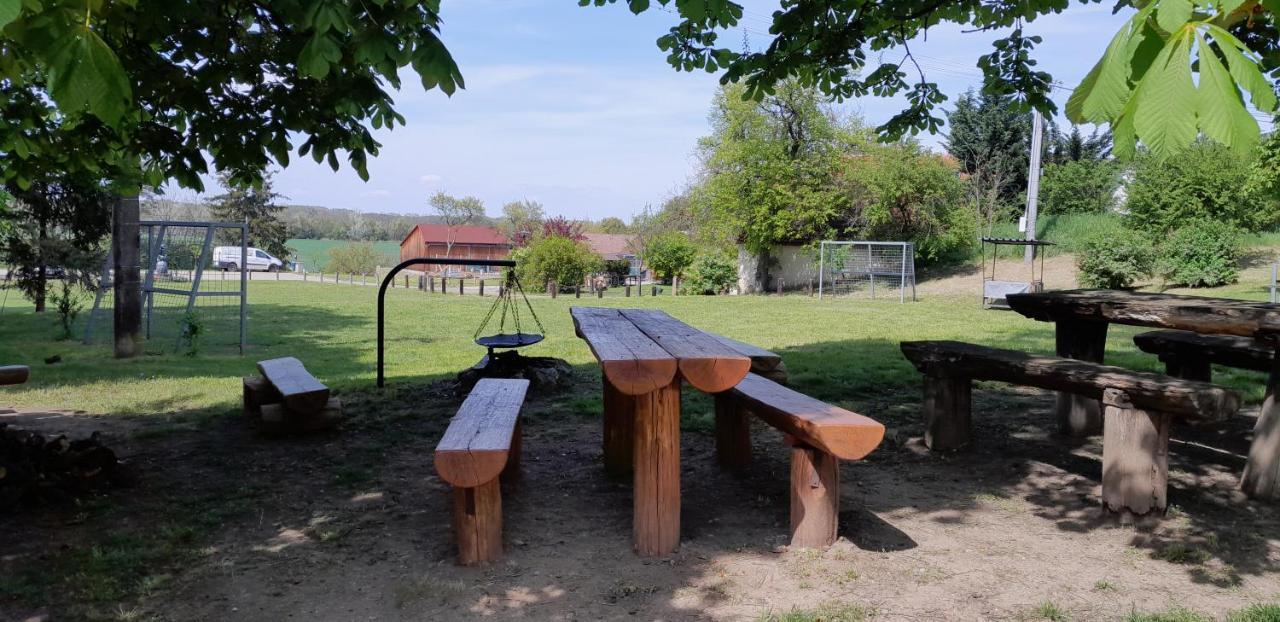 Ubytovani Na Sklepe U Prochazku Pouzdrany Экстерьер фото